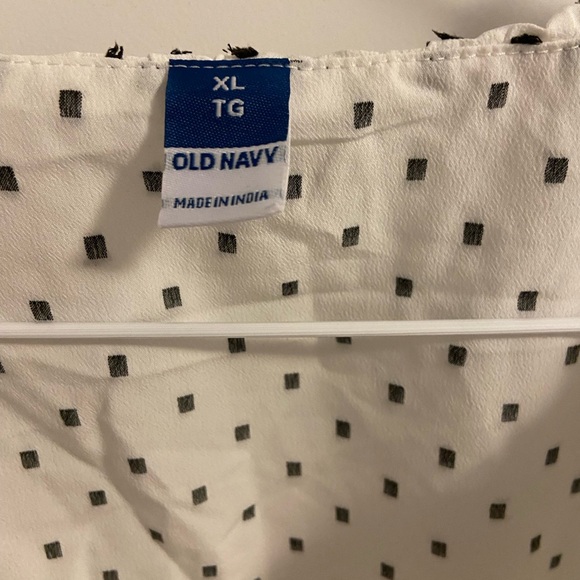 Size XL Old Navy Waist Defined Ruffle Trim  Dot Top for Women White Black NWT - Picture 3 of 4